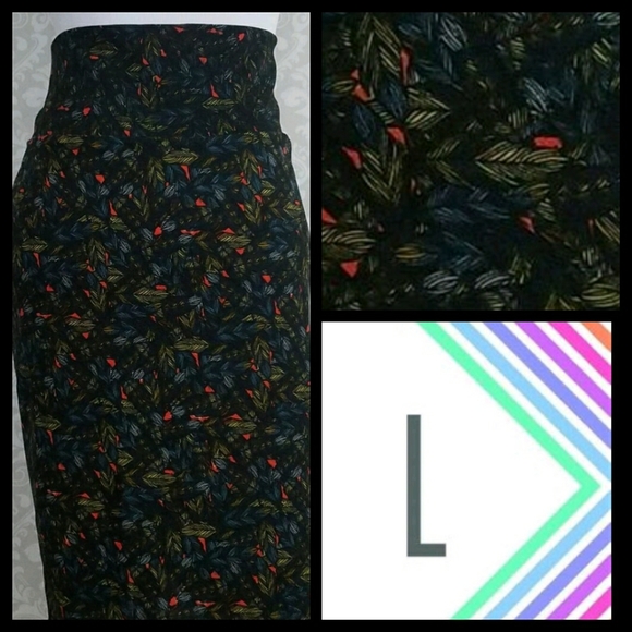 LulaRoe Cassie Pencil Skirt - Picture 1 of 3